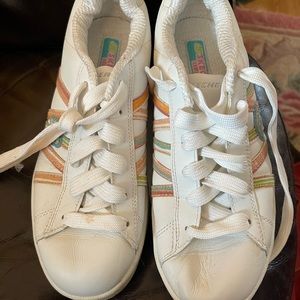 Skechers Women’s sneakers size 9